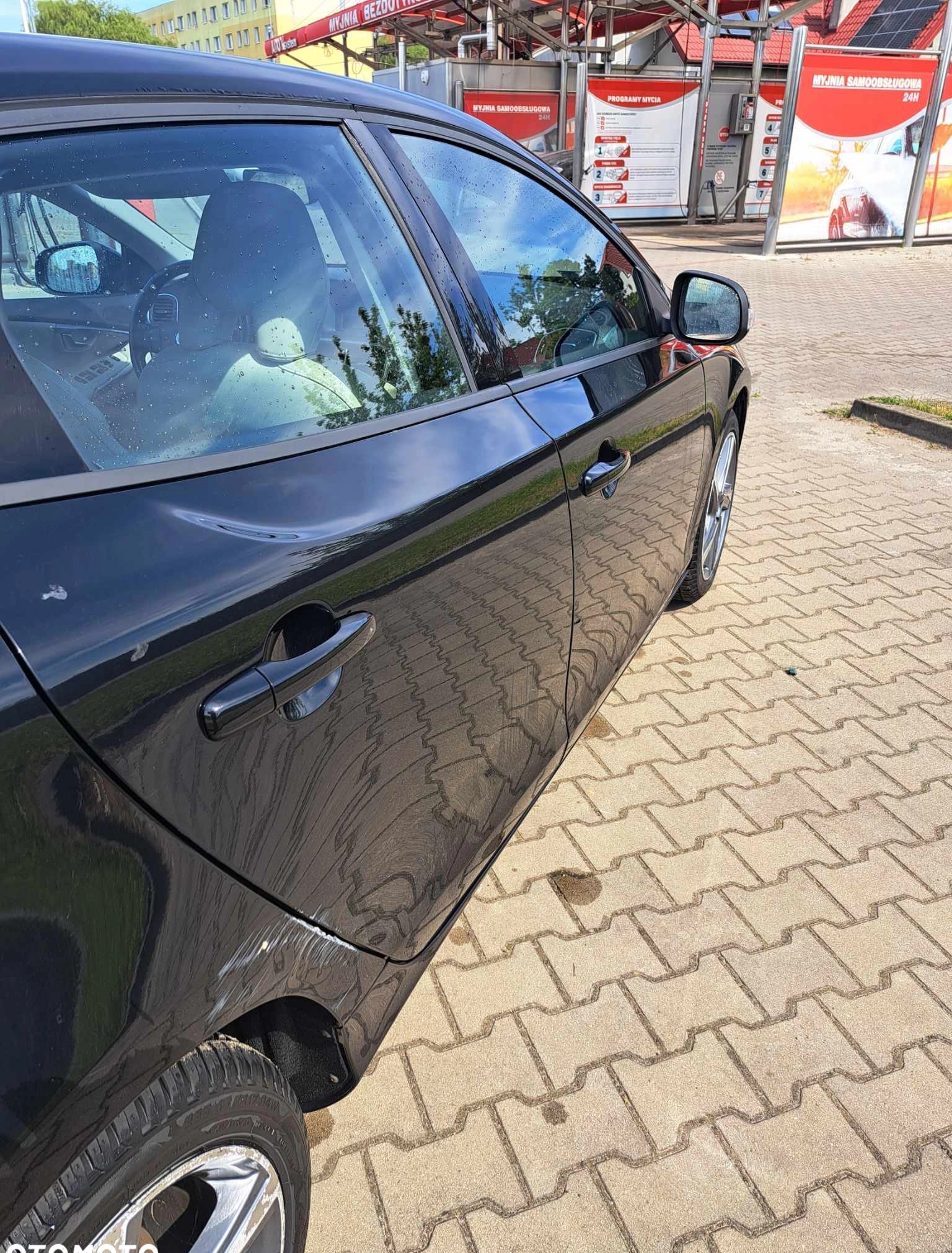 Volvo V40 cena 31900 przebieg: 240000, rok produkcji 2014 z Warszawa małe 29